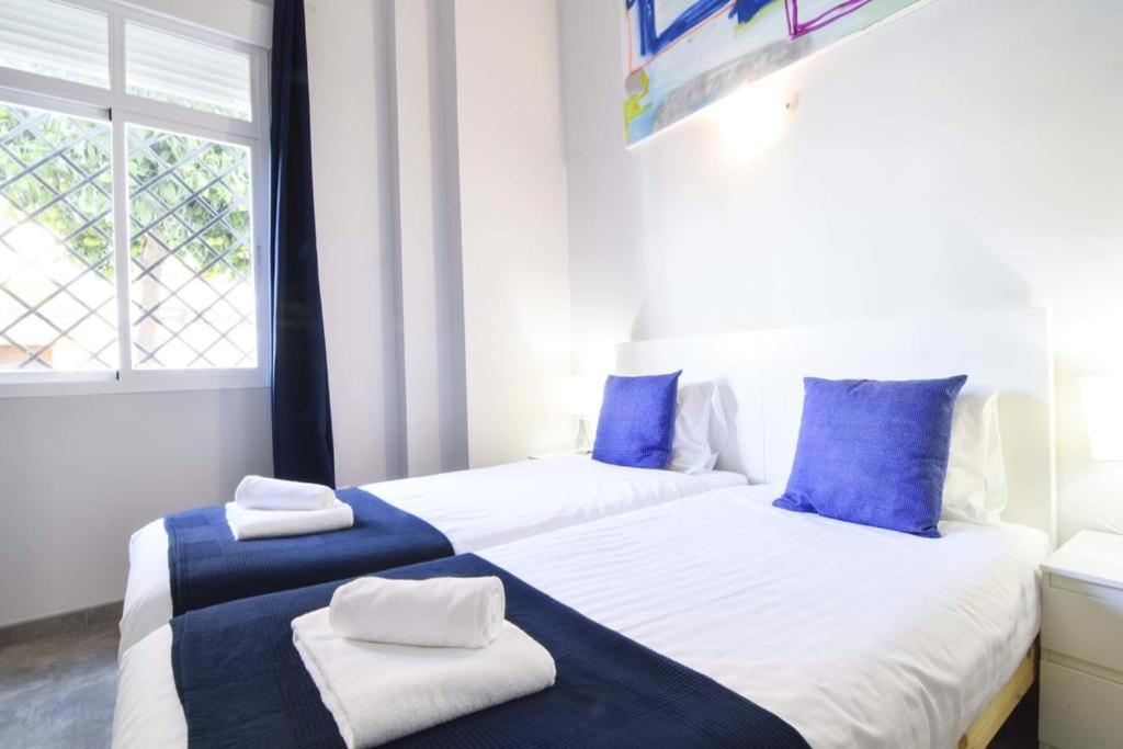 Apartamentos Centro Salecianos Malaga Luaran gambar